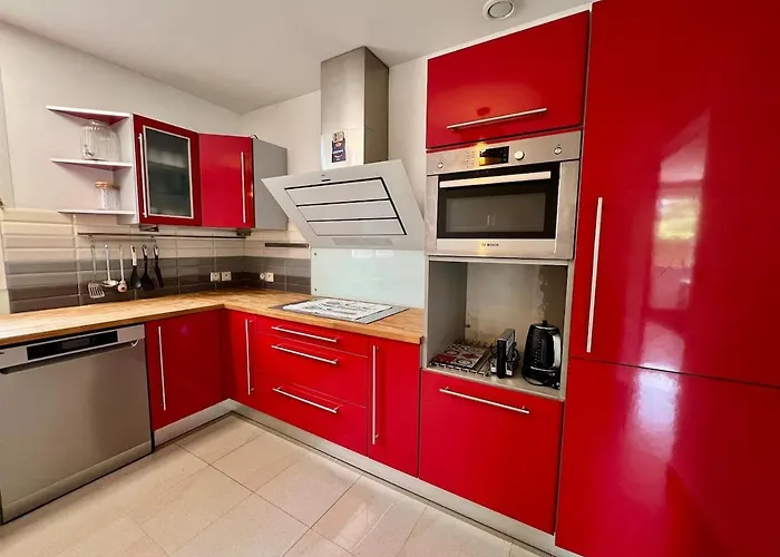 Magnifique Maison Entre Vignes Et Foret Lagorce (Gironde)